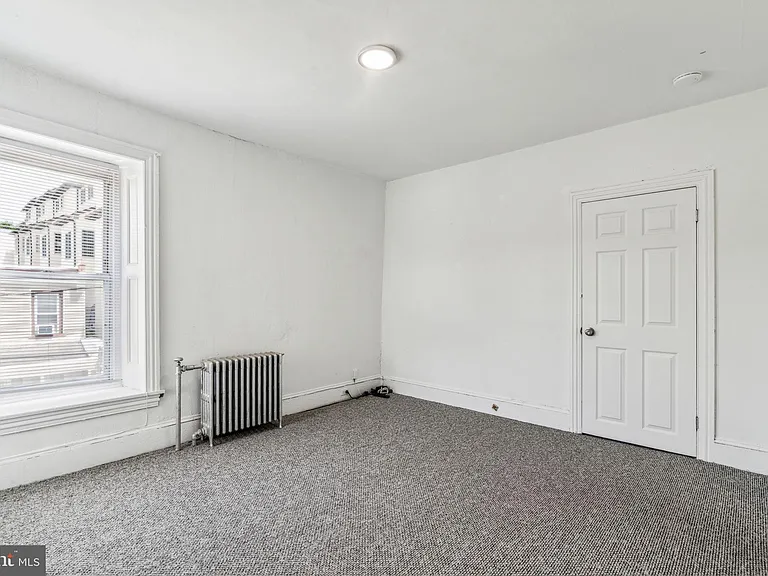 270 Dupont St #2 — Photo 5