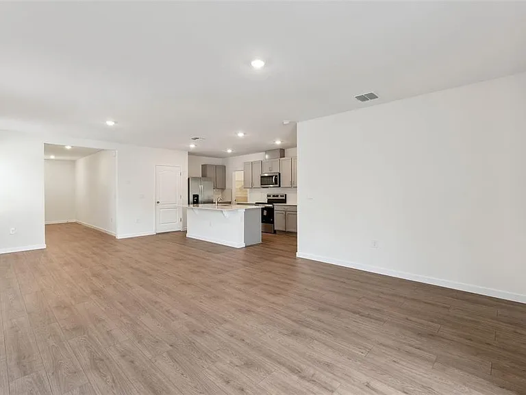 2113 Walnut Creek Dr — Photo 9