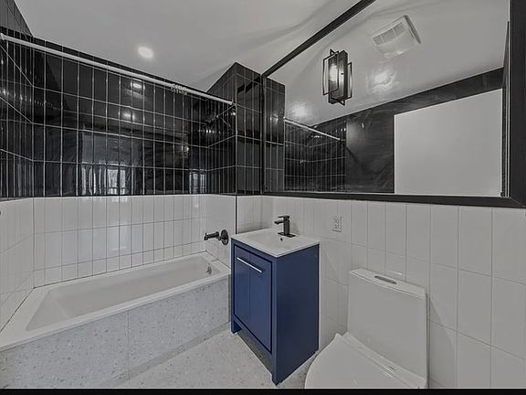 5th image of 1043 President St #1B