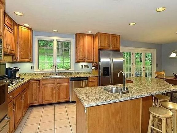 2nd image of 622 Karrastyn Ct