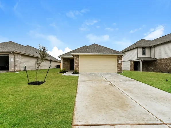 303 Fallow Deer Dr, Huntsville, TX 77320