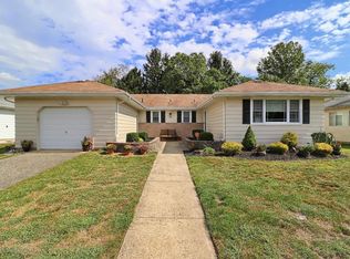 52 Castle Harbor Dr, Toms River, NJ 08757