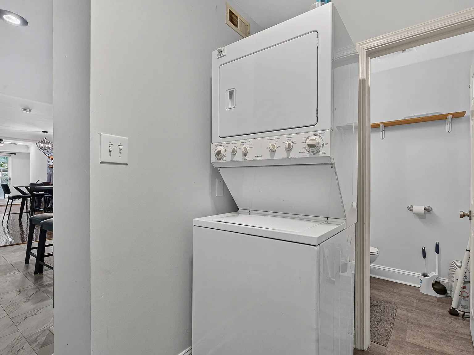2 bed, 2.5 bath, 1260 sqft, $1,550 — Photo 4