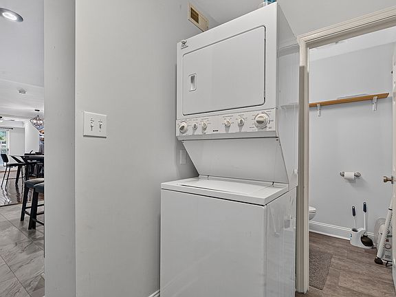4th image of 404 W 29th St