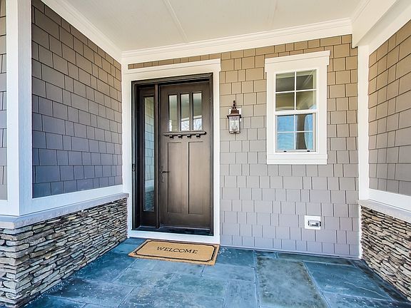5th image of 1561 Woodview Ln