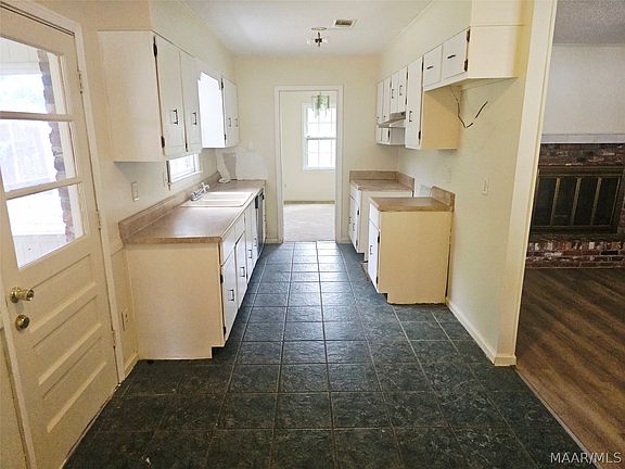 5th image of 2750 Argyle Rd