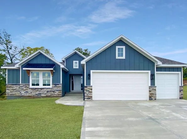 13626 Prairie Creek Pl, Parkville, MO 64152