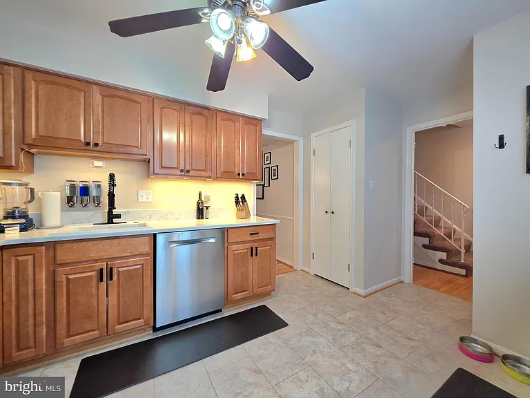 2805 Balliett Ct — Photo 4