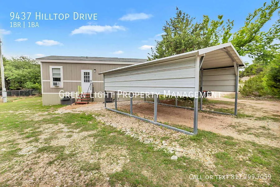 Building Photo - 9437 Hilltop Dr
