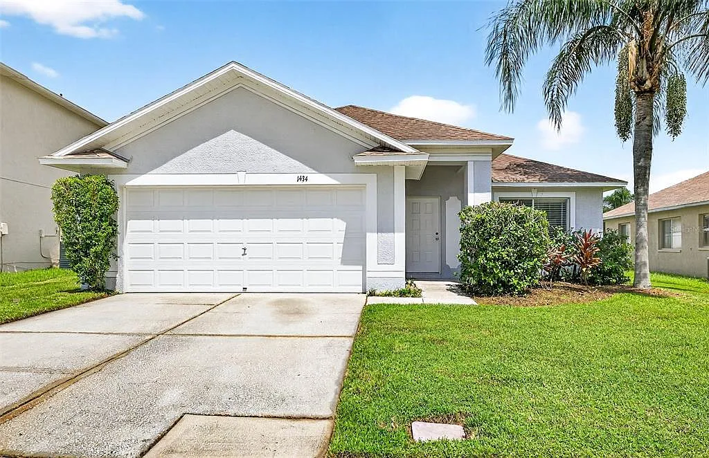 4 bed, 2.0 bath, 1868 sqft, $2,850 — Photo 1