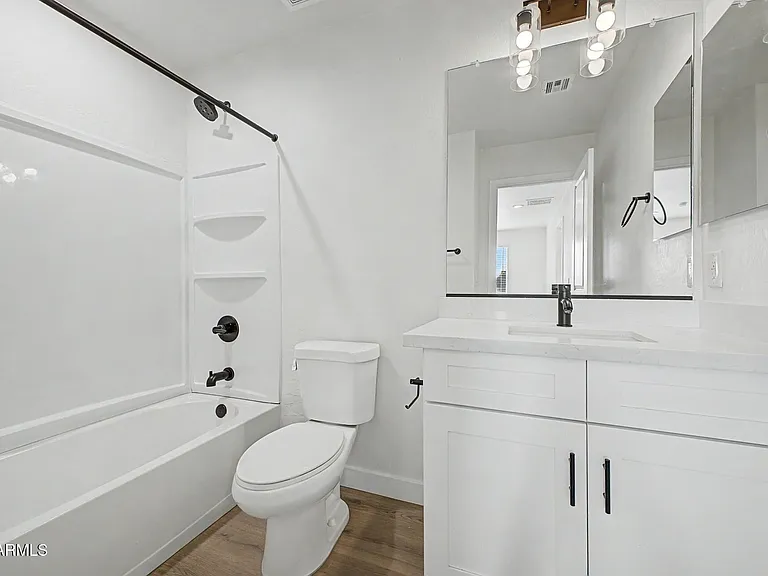 141 W Latona Rd — Photo 17