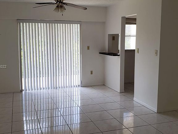 5th image of 16508 NE 26th Ave APT 304
