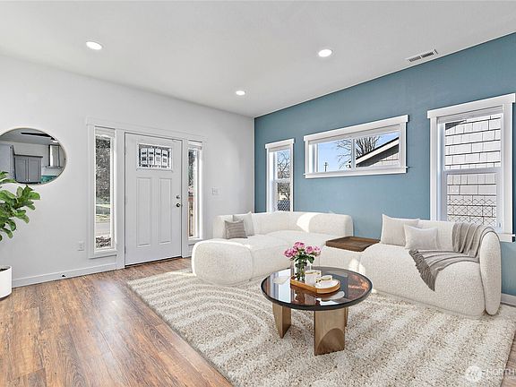 2nd image of 825 E 55th Street