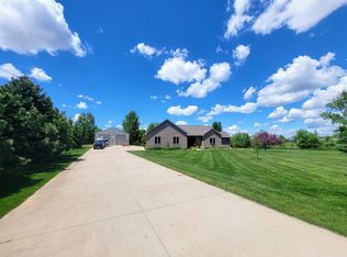 N1829 Spring Ct, Greenville, WI 54942