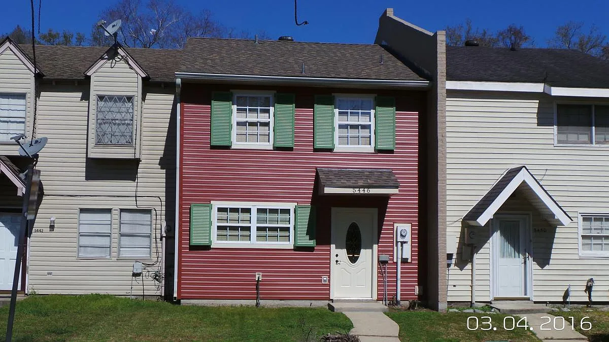 2 bed, 2.5 bath, 1500 sqft, $1,300 — Photo 1