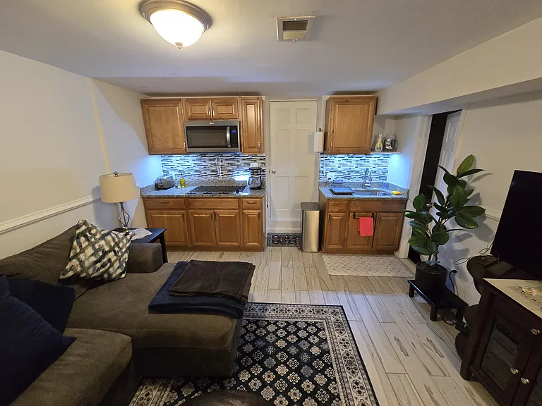 619 Irving St NW — Photo 7
