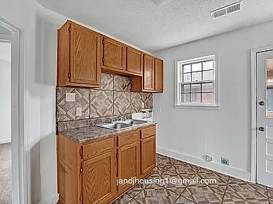 2673 Enterprise Ave — Photo 5