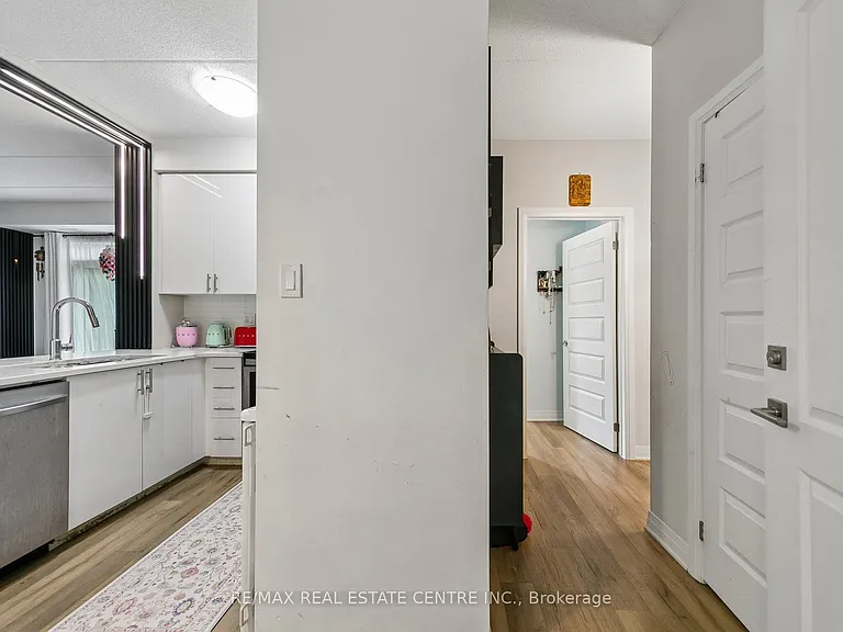 610 Farmstead Dr #102 — Photo 7