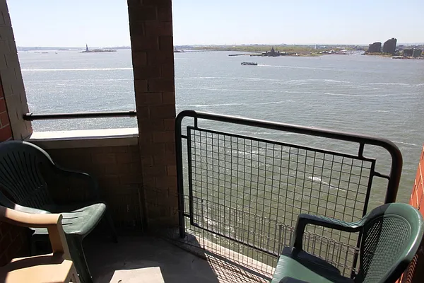 Rented by Battery Park Realty | media 10