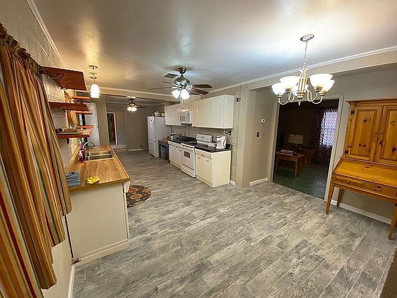 3rd image of 1620 S Park St
