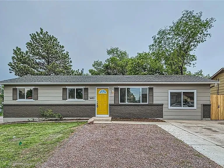 1603 Carmel Dr — Photo 1
