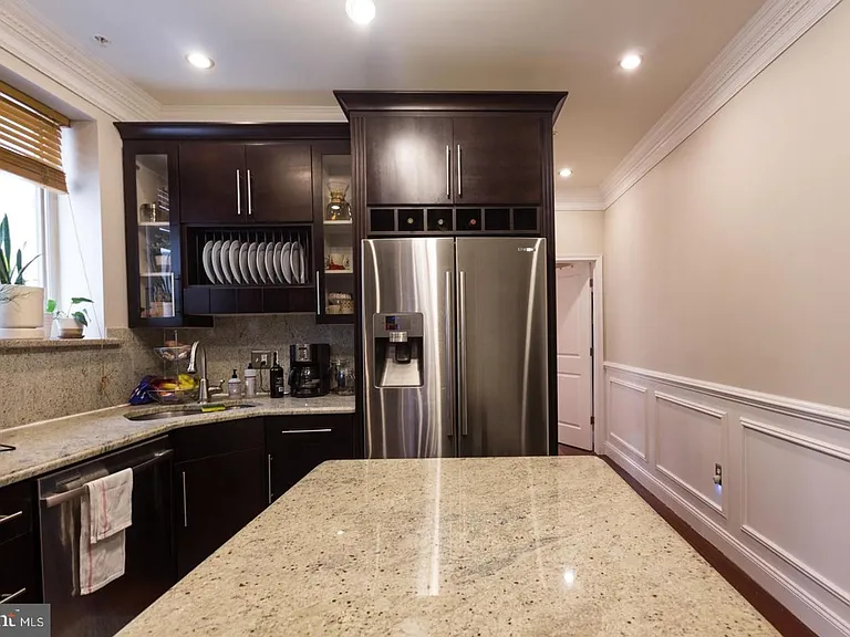 1356 South St #2R — Photo 3