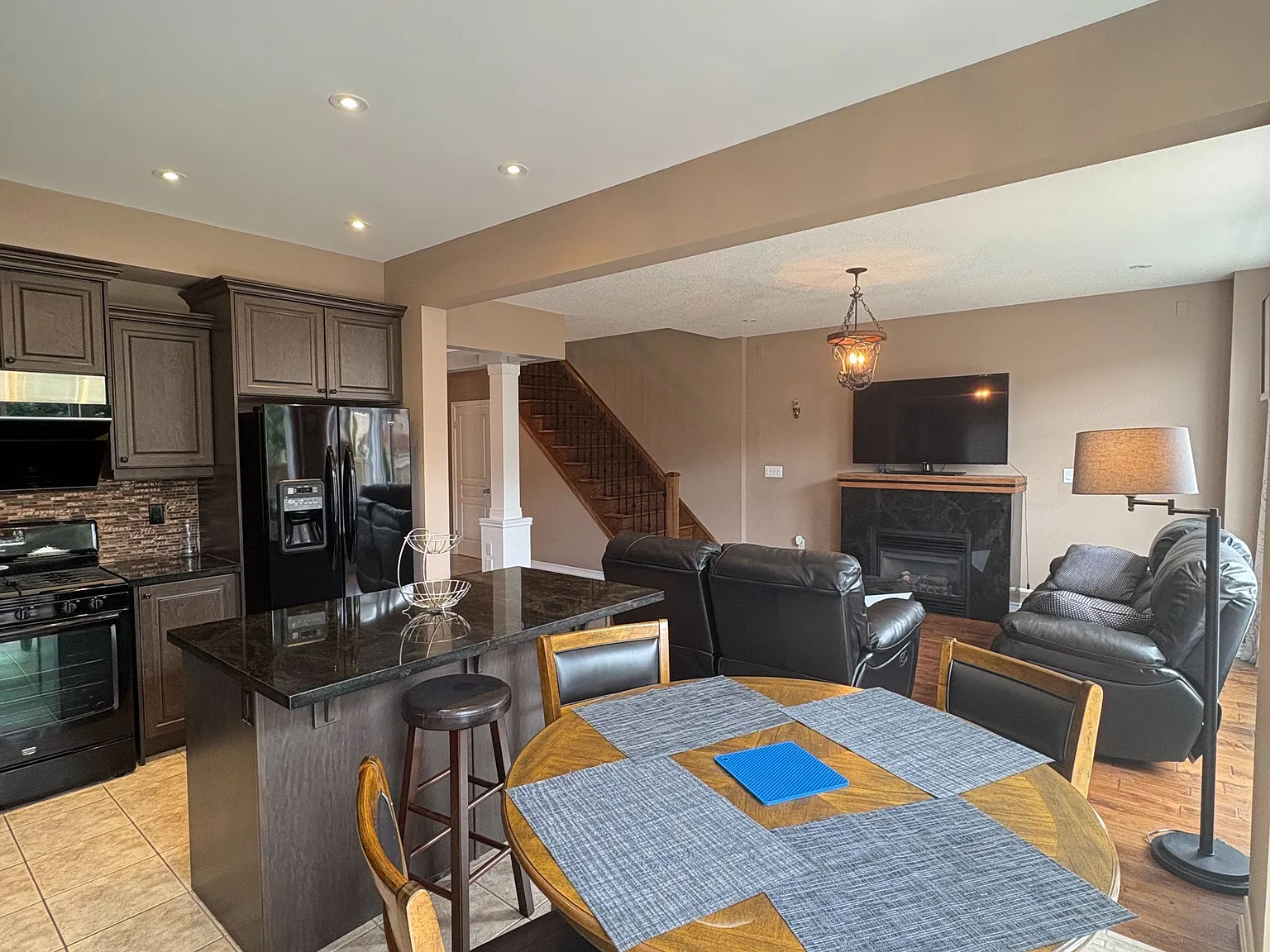 6 bed, $5,300 — Photo 4