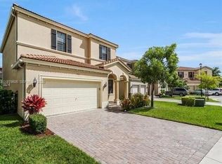 965 NE 193rd Ter #965, Miami, FL 33179