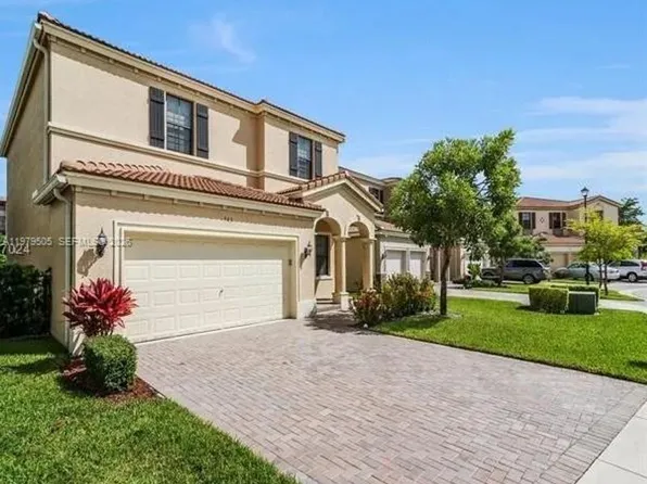 965 NE 193rd Ter #965, Miami, FL 33179