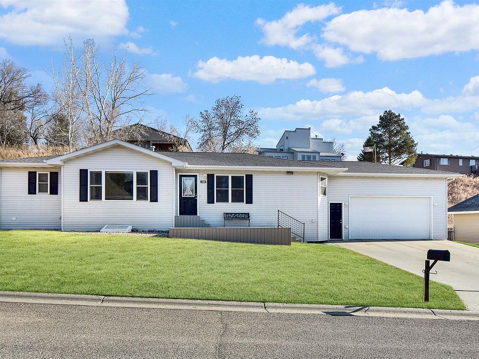 1st image of 1500 Golden Valley Ln