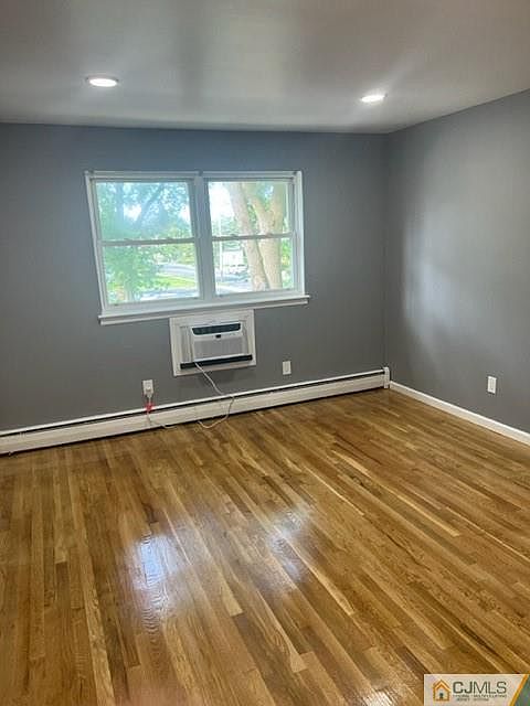 1st image of 289 Main St APT 1B