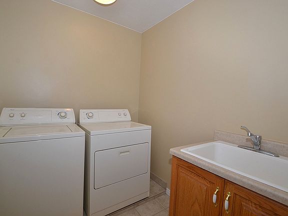 4th image of 3943 S Township Ct