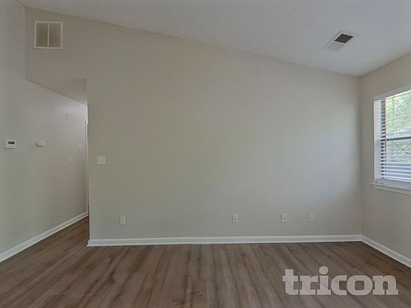 4th image of 80 Ridgewood Trl