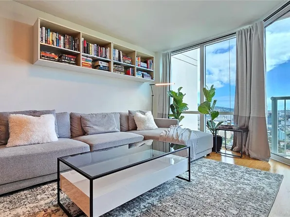 801 S King St APT 4010, Honolulu, HI 96813
