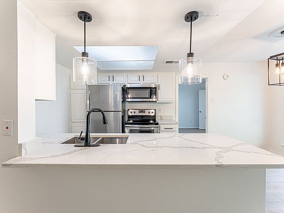 5th image of 2505 Wedglea Dr APT 203