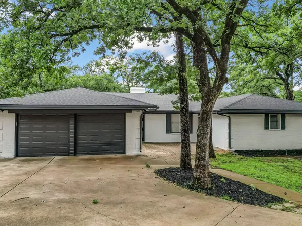 104 Shadowoak Ct, Burleson, TX 76028