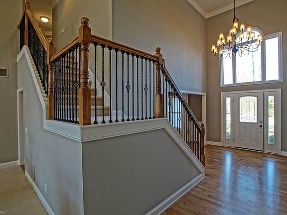 3rd image of 7384 Stockwood Dr