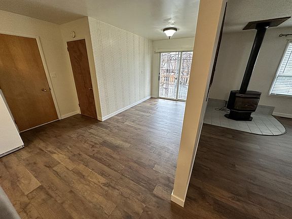 5th image of 3204 17th Ave S