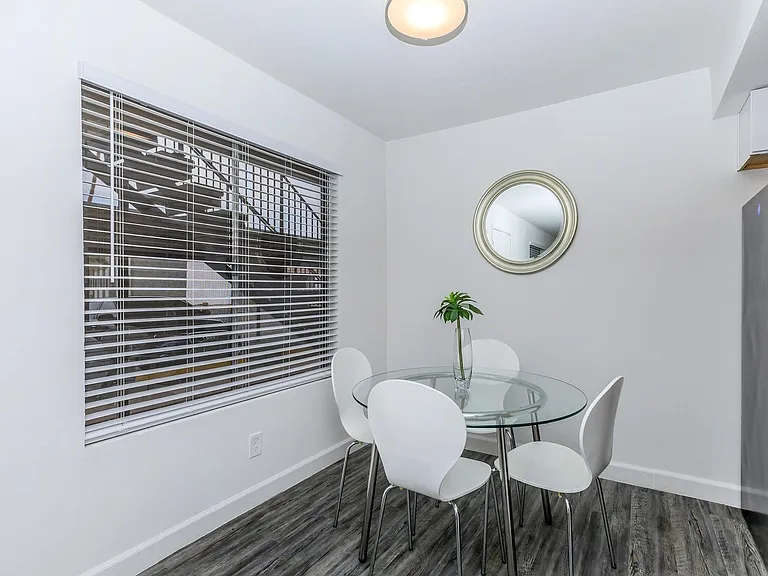 Palisade Park Aparments — Photo 47