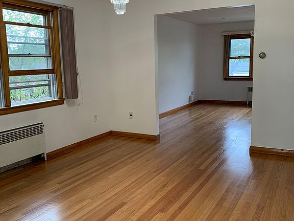 5th image of 62 Maitland Pl Floor 2
