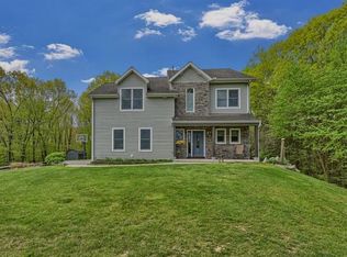 27 Windsor Hill Rd, Highland, NY 12528