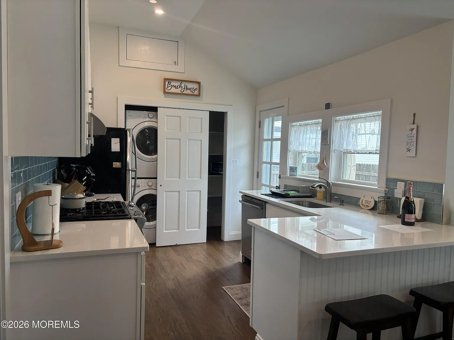 2 bed, 564 sqft, $2,500 — Photo 3