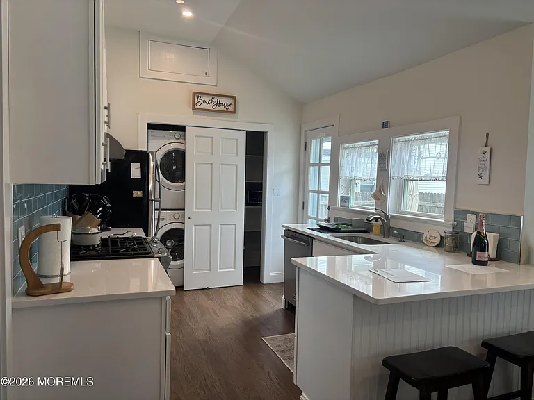 606 Hammond Ave — Photo 3