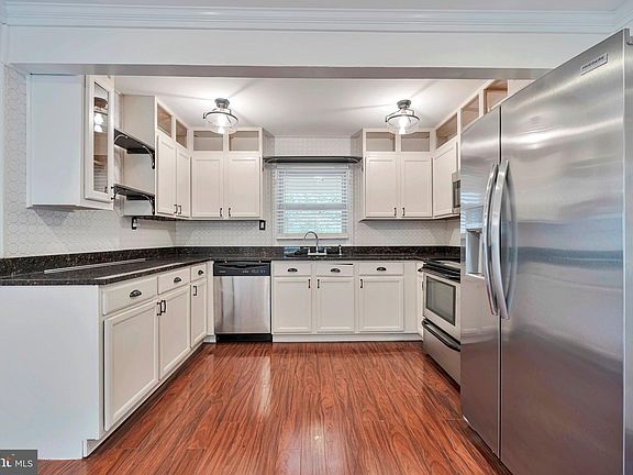 5th image of 12312 Melling Ln