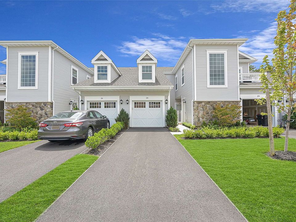 1st image of 28 Greentree Ct #28