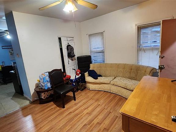 5th image of 70 Laurel Hill Ave