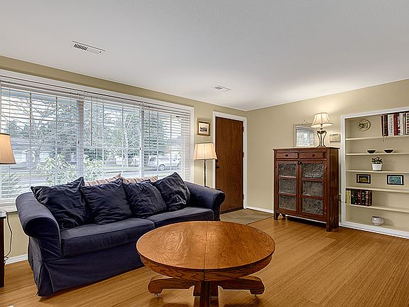 3rd image of 16016 6th Ave NE