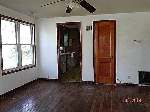 3rd image of 3925 N Spruce Ave