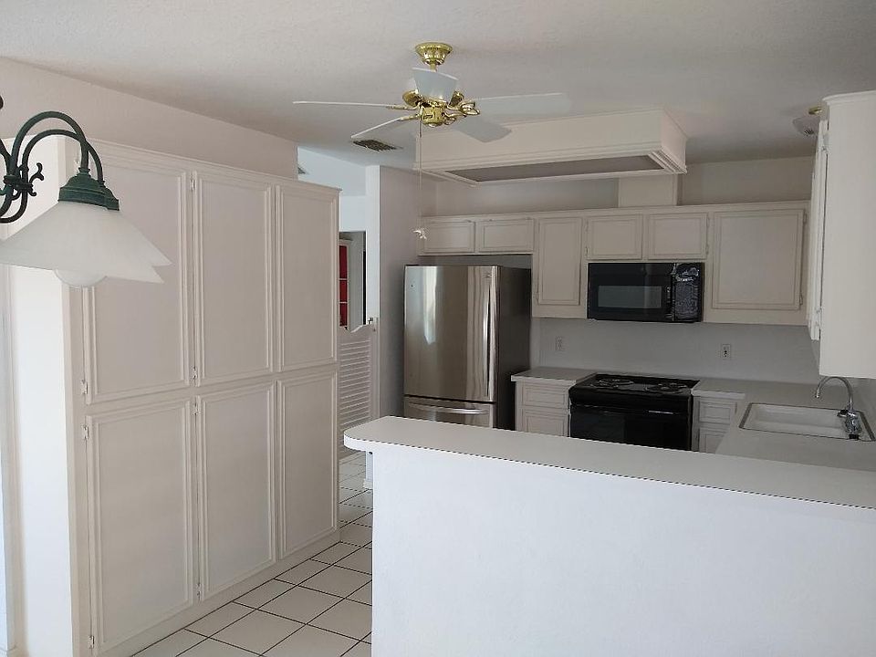 1st image of 3229 Catcay Dr