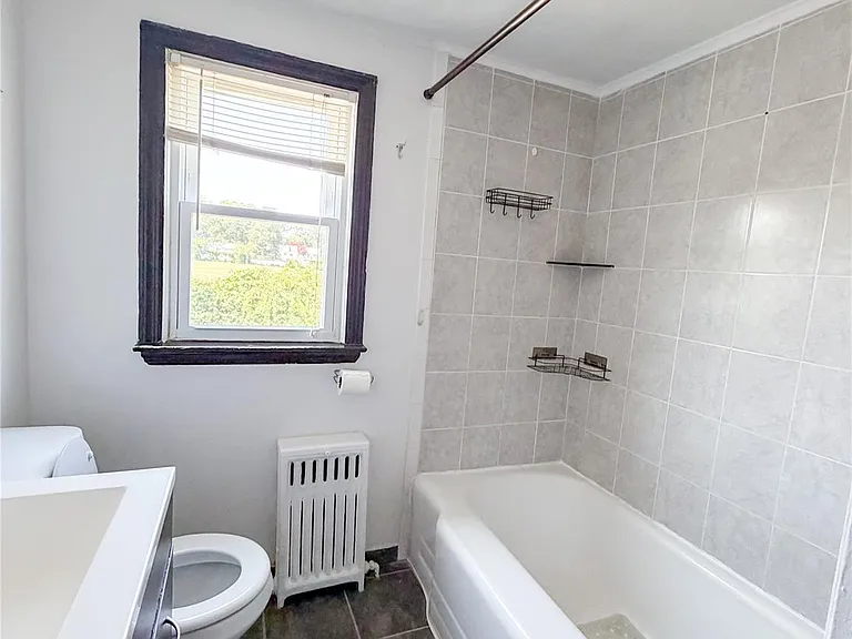 31 Maple Ave — Photo 8